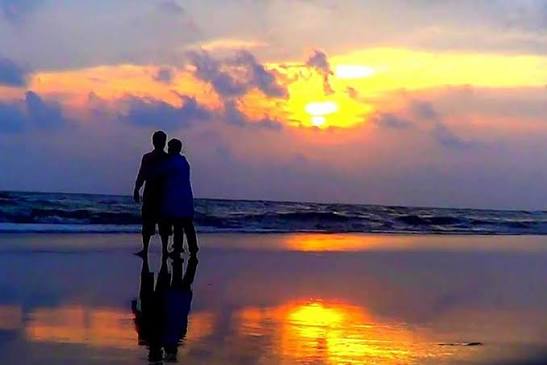Saint Martin Couple Tour Package 2026 - romantic couple on beach sunset
