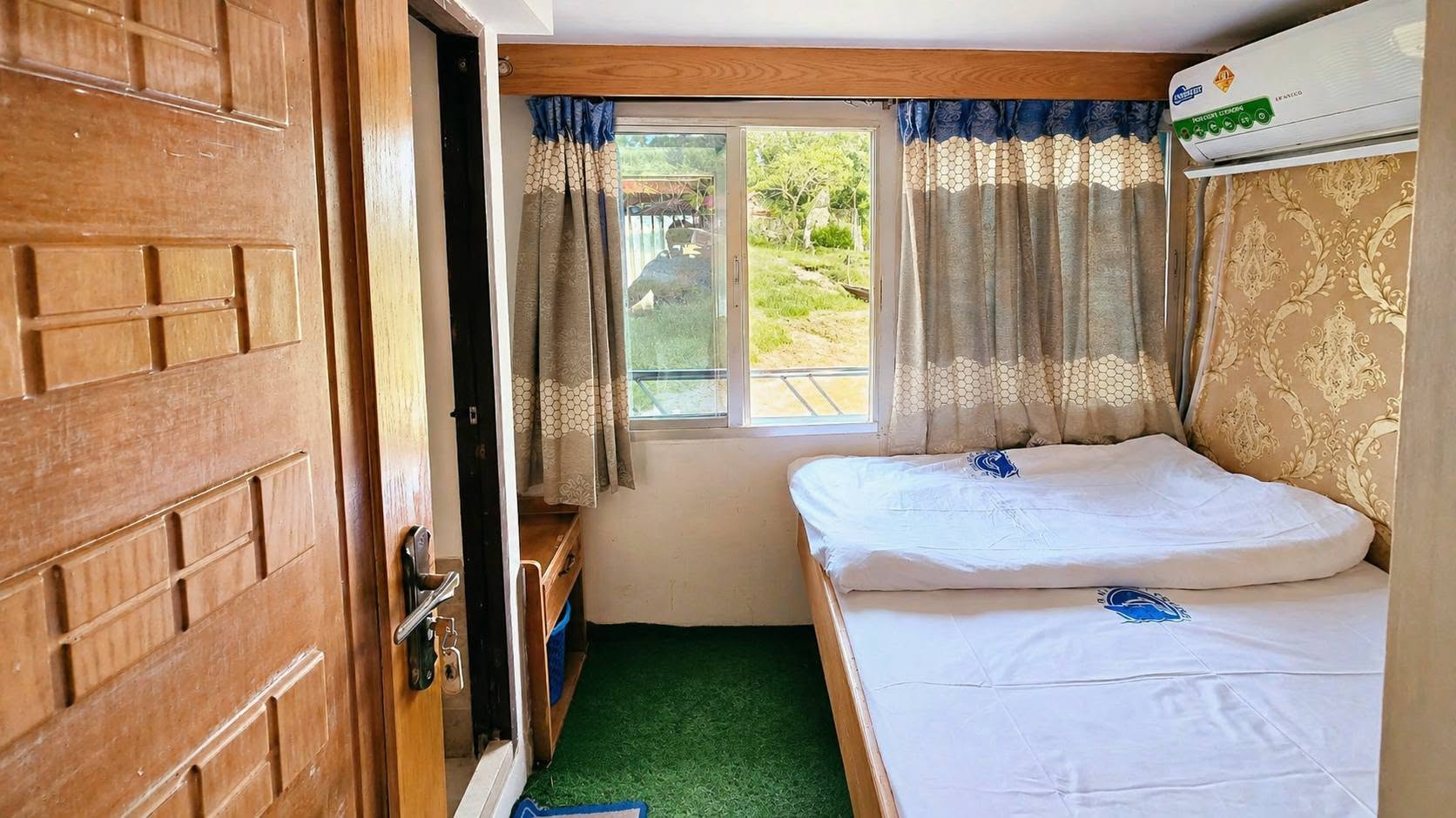 MV Silver Cruise open deck view