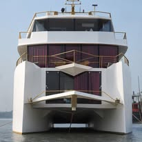 THE SILENT YACHT